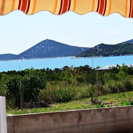 Iva Apartmani Tribunj  Luaran gambar