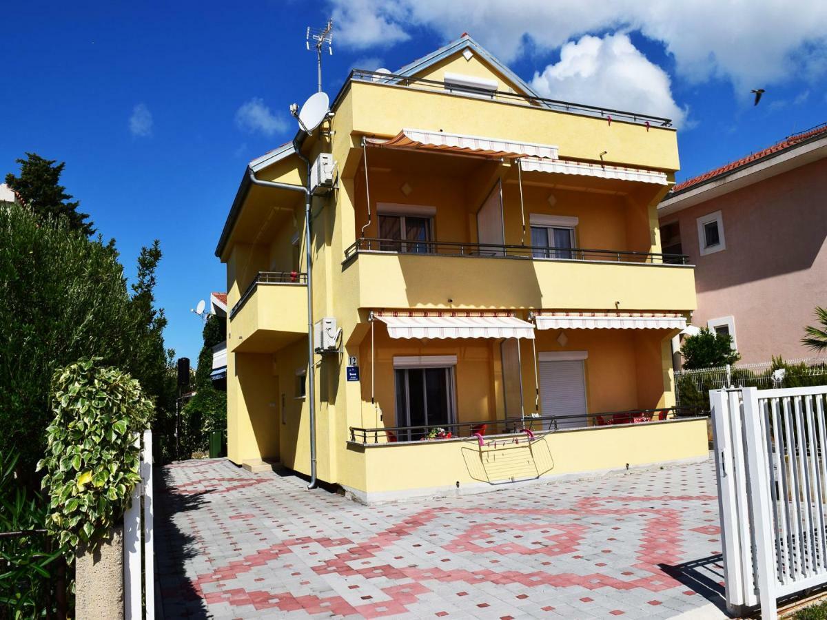 Iva Apartmani Tribunj  Luaran gambar